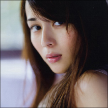 正統派美人女優・比嘉愛未、さわやか真剣交際が発覚! お相手は元カレの親友で不穏なウワサも…?