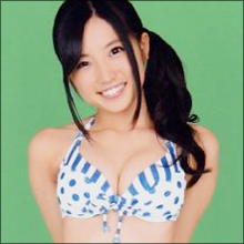 SKE48メンバー、ガチムチ男性と「ファックサイン」で批判殺到…Google+で謝罪する事態に