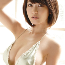 岸明日香のGカップがポロリ寸前!? 星名美津紀との“ガチ相撲”が「神おっぱい回」と話題に