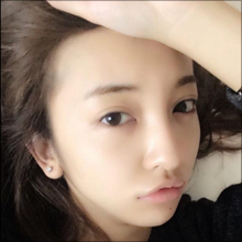 24時間アヒル口!? 板野友美、寝起き写真投稿はニューシングルの宣伝か