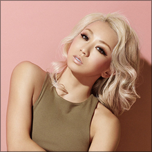 倖田來未、派手なロングネイルに目ざといアンチが反応! 歌手活動は順調もバッシングは今後も…