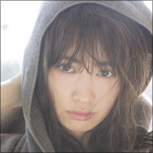 小嶋陽菜、インスタでイケメン顔披露! 芸能活動でのイメチェンは…