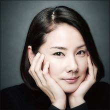 初スキャンダルの吉田羊、人気アイドルとのウワサで思わぬ余波…抜群のスタイルと妖艶な魅力に再評価!?