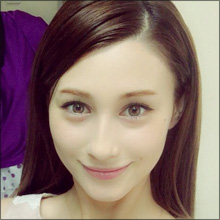 ダレノガレ明美、放送事故級の生パンチラ! ミニスカ美脚が過激すぎると話題に