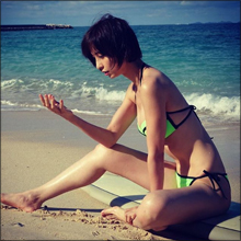 “水着封印”中の篠田麻里子、久々のビキニショットにファン歓喜