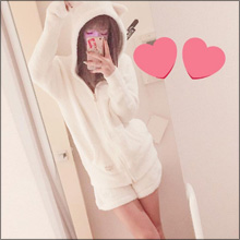藤田ニコル、猫耳パジャマで美脚披露! 色気もアップしてビジュアル人気拡大中