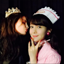 トリンドル玲奈、キュートなウェイトレス姿! 「ほんとうに好き」なマギーと美しいツーショット