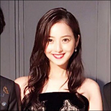 「美しすぎてクラクラする」 佐々木希、肌見せドレスで大胆セクシー!
