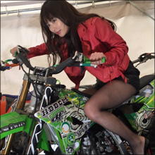 美ヒップ女優・内田理央、ほどよい肉づきの下半身は“アミ”との相性抜群!?