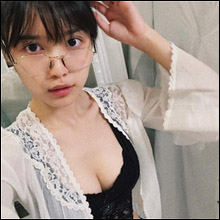 可愛すぎるモグラ女子・松本愛、メガネ&谷間の部屋着ショット披露! 「おっぱい巨大化」に驚愕するファンも