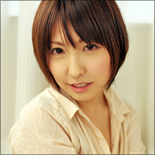 自ら白いのをごっくん!? お尻を突き出す!! がっつき過ぎ女子はいかが?