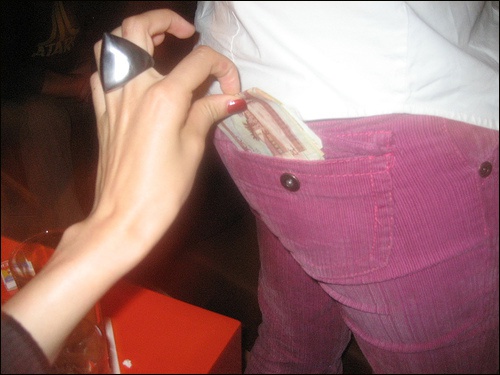 pickpocket0407.jpg