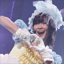 指原莉乃「セルフセミヌード」カラー公開の波紋…Eカップ番長と最年長セクシー対決に?
