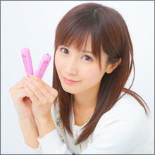 AV女優・小島みなみ、ビーチク専用ローターで悶絶!? 乳首を開発してエッチを満喫しよう!