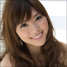 山岸舞彩アナ争奪戦勃発! “ノーブラで歌手デビュー”の影にはあの大物プロデューサーの名も!?