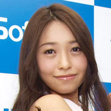 iphoneアプリで火が点いた、完全にかわいすぎるアイドル!! 黒澤ゆりかのパンチラを追え!