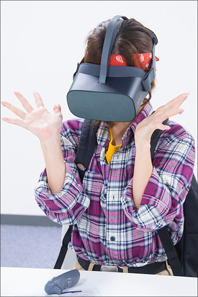 乳輪のクレーターまではっきり分かる! 小島みなみ、大興奮&大絶叫の最新「4K・HMD」体感実況の画像5