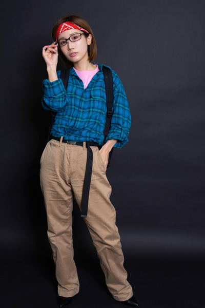 小島みなみ、お尻に種付け!? エロ漫画から生まれた足つき大型オナホに大興奮の画像10