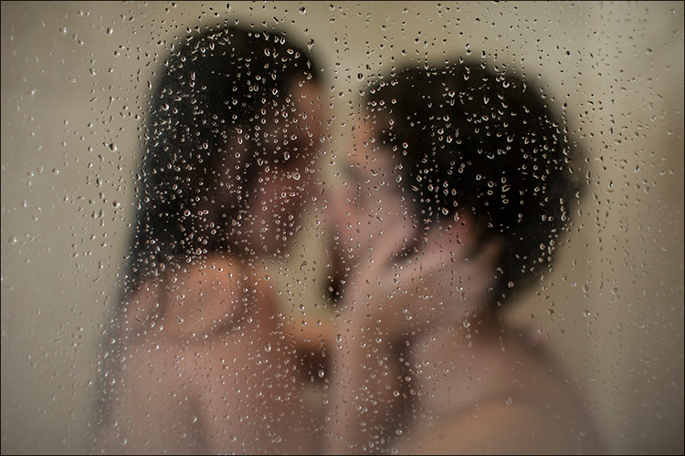 母に代わり父親を慰め奉仕する巨乳娘/22歳・女子大生の告白の画像1