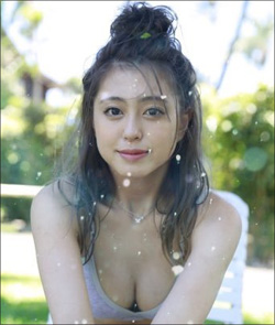 「おっぱいの暴れ方が尋常じゃない」 大川藍、ツイストでF乳を揺らしまくる!の画像1