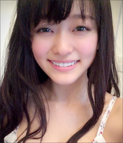 純潔にして色気がヤバい山地まり、美しすぎるFカップボディに熱視線!の画像1