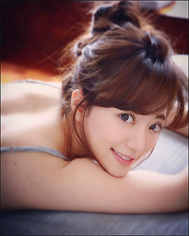 大食い女子アナ・谷亜沙子、初グラビアでFカップボディ解禁! キュートな童顔とセクシーボディのギャップに大注目の画像1