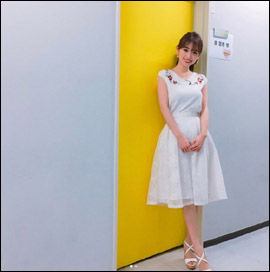泉里香、爆乳アピールで衝撃の「着衣巨乳」再び! 可愛すぎるセーラー服姿にも絶賛の声の画像1