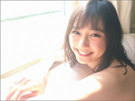 可愛すぎる現役ノンノモデル・鈴木友菜、レア水着で男性読者を魅了!の画像1