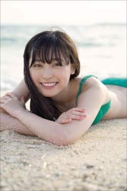まいんちゃん福原遥、ビキニ姿で色白ボディ開放! 新作写真集の予告ショットにファン歓喜の画像1
