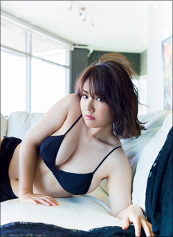磯山さやか、2年ぶり写真集! 最強のぷにボディで生々しい色気の画像1