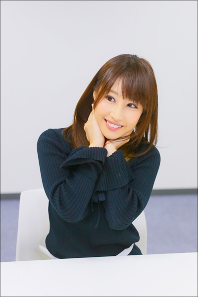 AV女優・あやみ旬果が初体験！　ラブドールのリアルなボディに感銘を受ける！の画像12