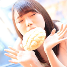 哲学科卒の才女にして、生粋のハロヲタで、「＃グラドル自画撮り部」書記の塚本舞！　“はちゃめちゃ”な行動力とその魅力