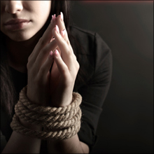 娘を自宅に27年間も監禁した事件　その驚くべき理由とは…