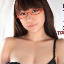 アイドル、アーティスト、グラドル…迷走を続ける時東ぁみの着地点はやっぱり“メガネ”!?