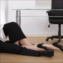 机の上で全裸M字開脚＆応接ソファで対面座位！　残業のご褒美は禁断の社内セックス