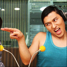 ドッキリで美女からキス7連発!!　それでも動じないオードリー春日のスゴさ