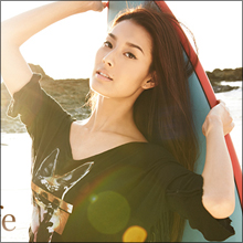 「これ大丈夫かな?」 すみれ、極小ブラジリアンビキニ姿を披露! 健康的なエロさ炸裂!!