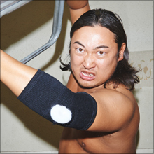 「頭がボーッとしてしまい、クセになるような気持ちよさ」 ロバート秋山が乳首ローターを絶賛?