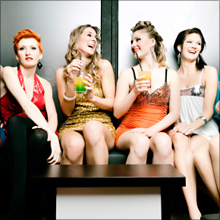 7割以上がバツあり!?　スナックホステスのリアルな結婚事情