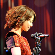 森高千里、『Mステ』特番でパンチラ寸前のミニスカ衣装！　同世代の工藤静香と比較する声も