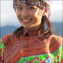 ミステリーハンター・鉢嶺杏奈、ビキニで泥風呂体験レポ！　可愛らしいお尻に興奮の声