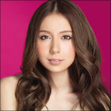 ハイテンション＆セクシー！　May J.、「ハシゴの旅」で生歌＆胸チラの大サービス