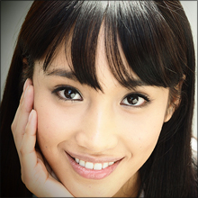 新ハーフグラドル・岡田サリオ、特技はムッチリボディを生かした「お尻ルーレット」！