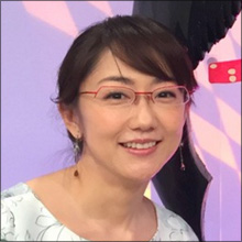 唐橋ユミ、深夜番組で大人の魅力発揮! 暴走するアイドルの横でミニスカ美脚セクシー