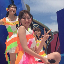 さすがセクシー番長！　小嶋陽菜、ミニスカワンピの“びしょ濡れショット”に絶賛の声