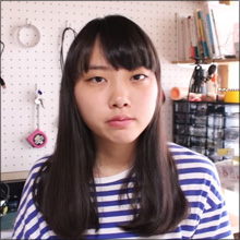 貧乳に悩んで豊胸装置…!?　無駄発明で人気のユーチューバー芸人・藤原麻里菜が可愛すぎる