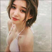 瑛茉ジャスミン、ビキニグラビアで男性人気アップ! パンツ丸見え事件でも話題に