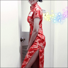 中国人タレント・梨衣名、チャイナドレスで大胆チラリ！　セクシーハプニングにファン大盛り上がり