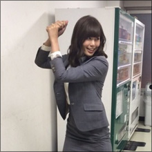 稲村亜美、神スイングで70メートル弾連発! がっちり下半身にファン歓喜