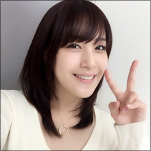 鷲見玲奈アナの“爆乳フルスイング”にファン大盛り上がり！